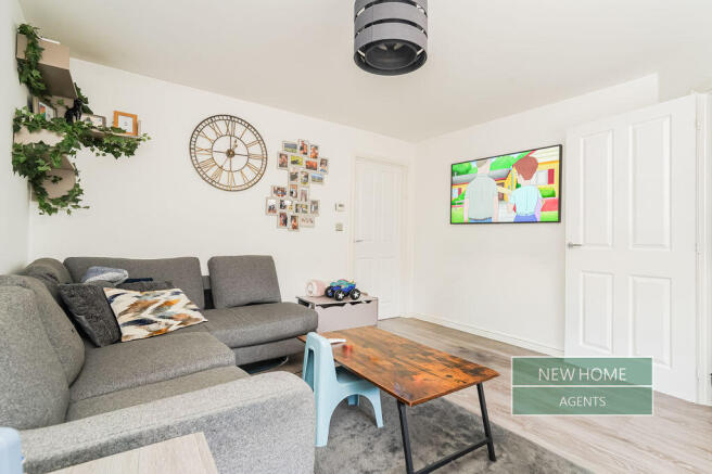 3 bed Semi-Detached for sale Image 3