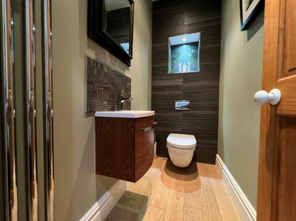 guest WC.jpg