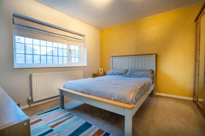 3 bed Semi-Detached for sale Image 12