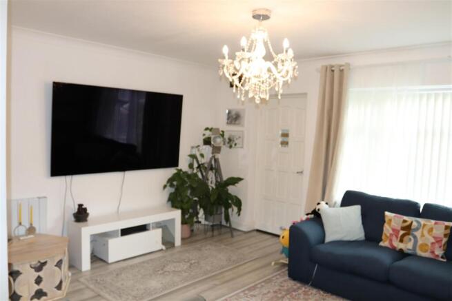 Open plan Lounge & Dining area