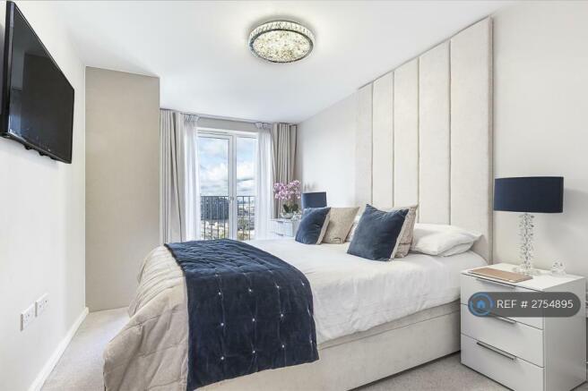 Main Bedroom Ensuit 1