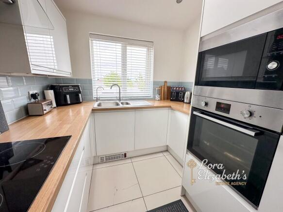 Laurel Avenue, Forest Town, Nottinghamshire, NG19 photo 4