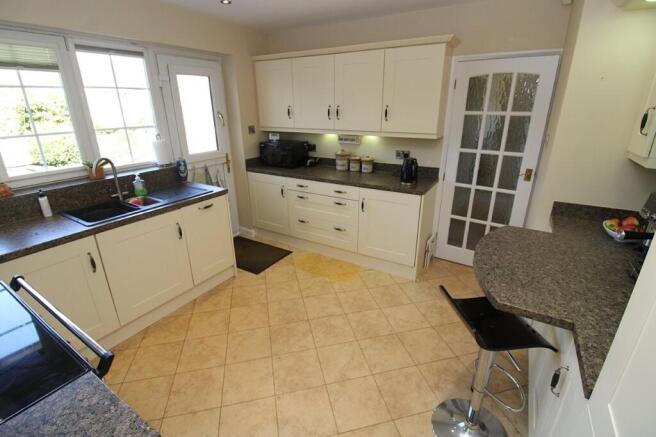 3 bed Bungalow for sale Image 6