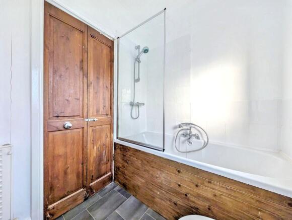3 bed Semi-Detached for sale Image 8