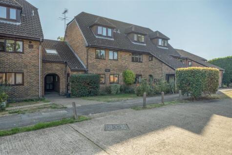 Shaftesbury Court, Wiltshire Drive, Wokingham, Berkshire, RG40 1TZ