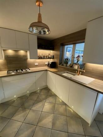 Kitchen: