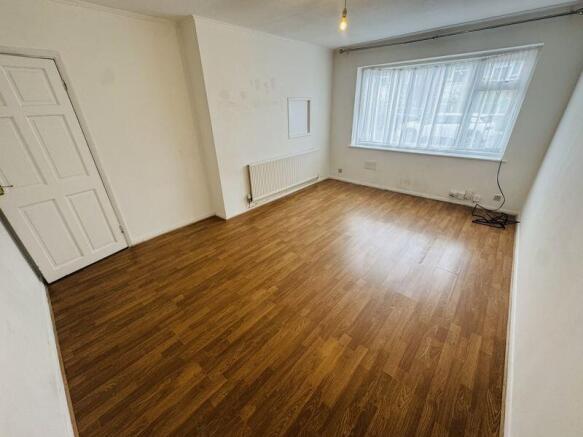 Garden Close, Northolt photo 4