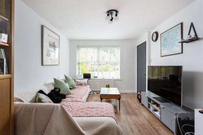 4 bed Semi-Detached for sale Image 4