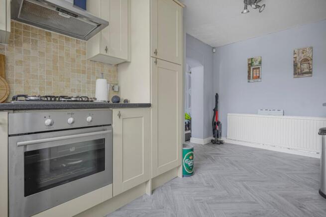 4 bed Detached for sale Image 6