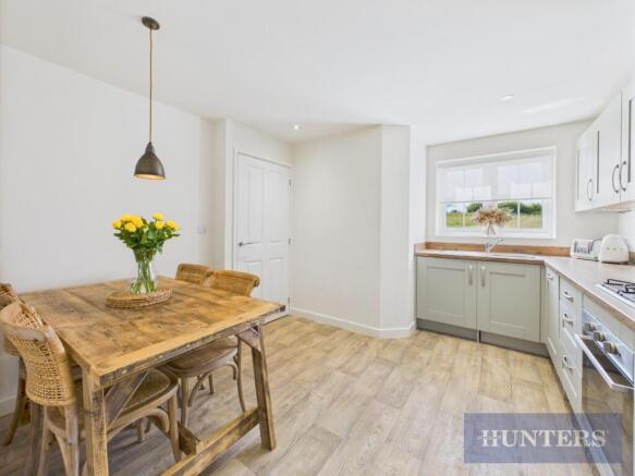 3 bed Semi-Detached for sale Image 6