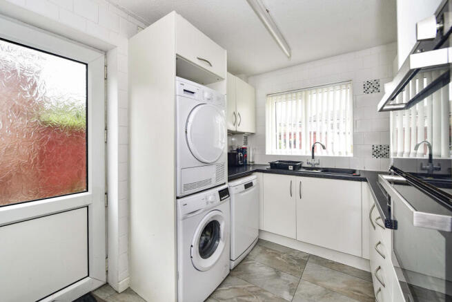 3 bed Semi-Detached for sale Image 9