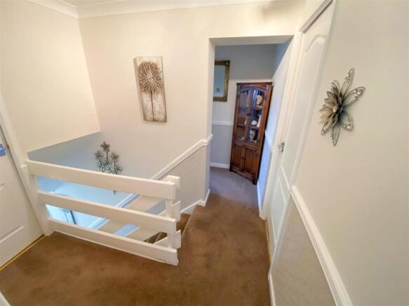 FIRST FLOOR LANDING