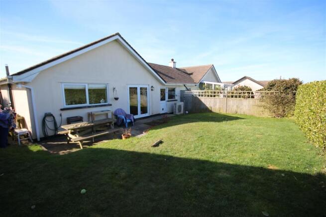 18 Trevilson Close F.JPG
