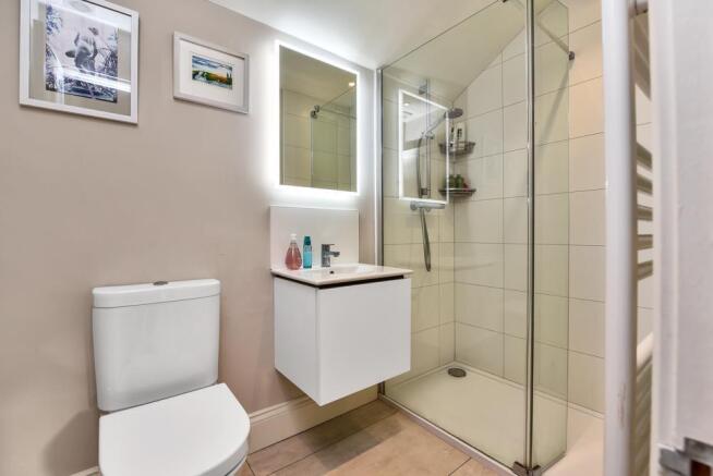 ENSUITE SHOWER ROOM
