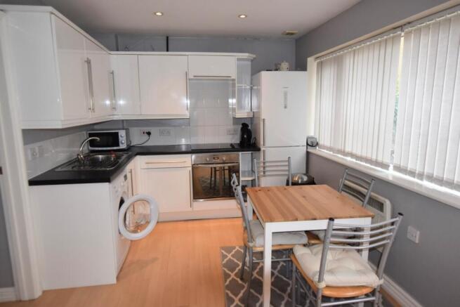 17a Selby Grove kitchen