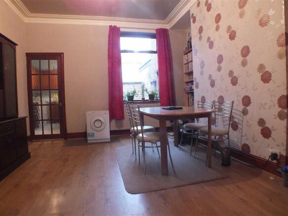 REAR LIVING ROOM