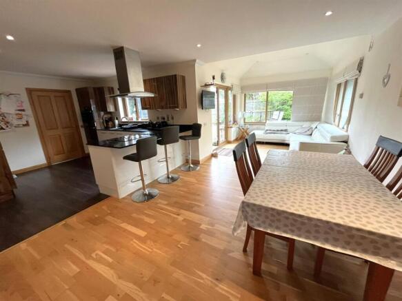 DINING KITCHEN