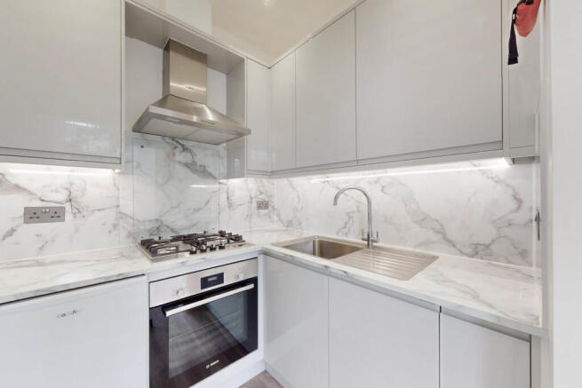 54583_LIVH_018537...