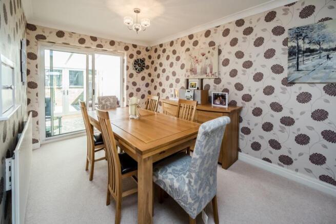 Lounge/Dining Room