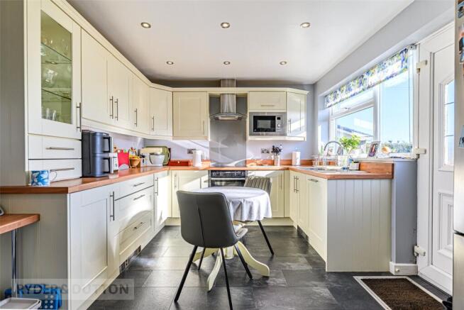3 bed Detached Bungalow for sale Image 10