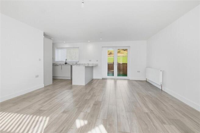 4 bed Detached for sale Image 8