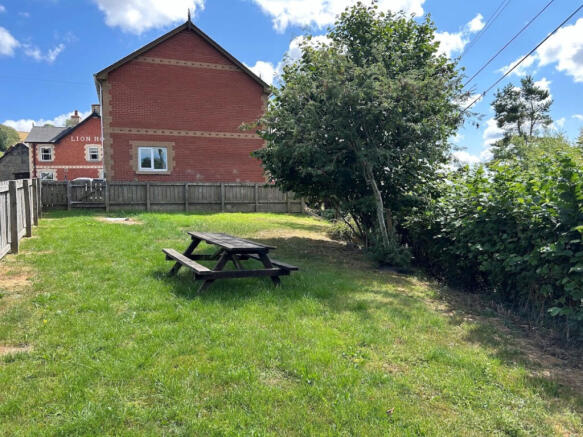 Detached 4-Bedroom Modern House