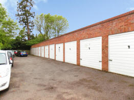 Flat 11, The Woodlands, Stanmore Hill, Stanmore HA7 3DU