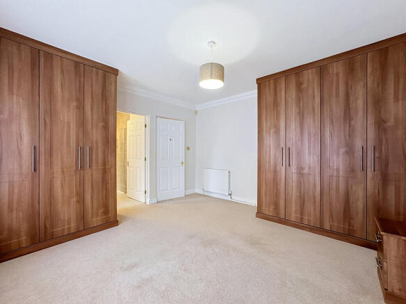 2 bed Apartment to rent Image 12