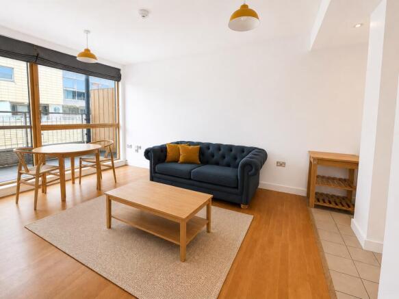Charming 2 Bedroom Period Apartment with Allocate