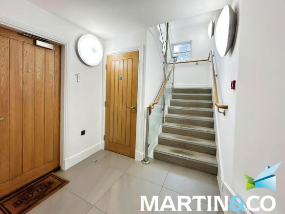 bb244f78-IMG-2024...