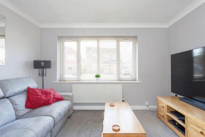 SNUG/FAMILY ROOM