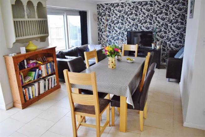 Kitchen/Dining Area