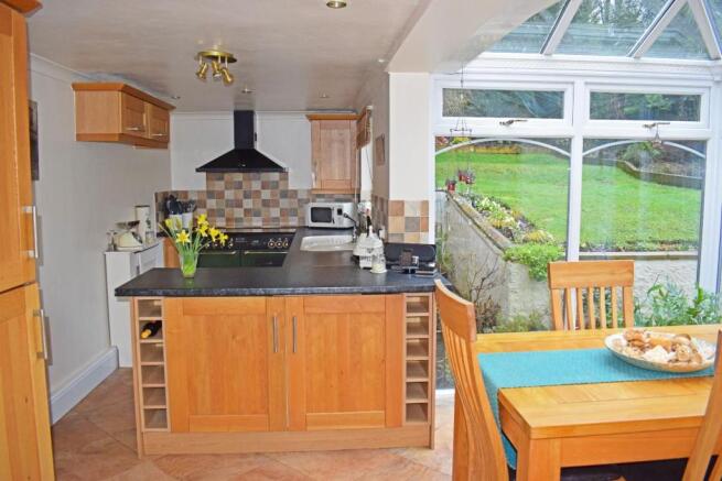 32 Pine Grove, kitchen conservatory.jpg