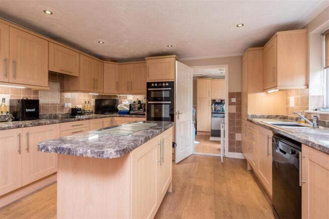 Fitted Kitchen