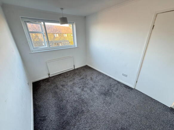 3 bed Semi-Detached to rent Image 5