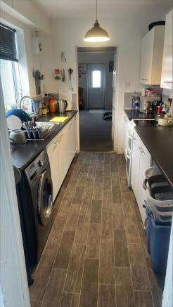 3 bed House to rent Image 7