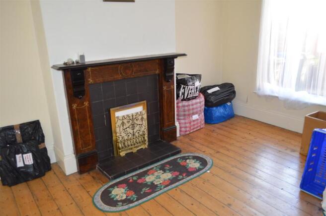 REAR LIVING ROOM