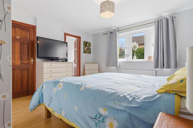 3 bed Semi-Detached for sale Image 11