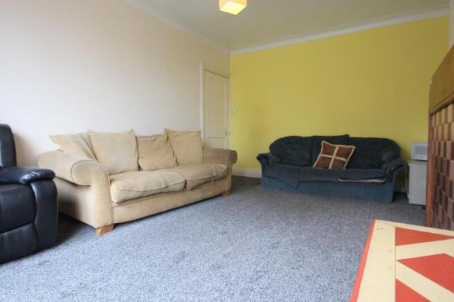 4 bed Semi-Detached to rent Image 9