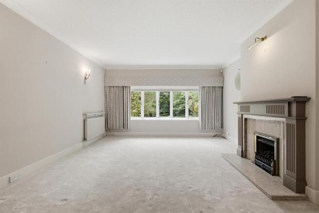 Bramleys Estate Agents - Lightridge Close - Fixby 