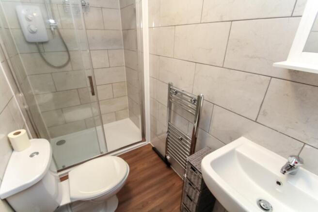 4 bed Terraced to rent Image 9