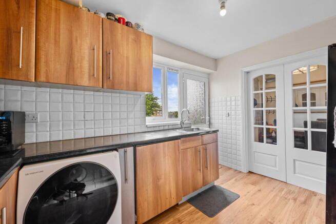 3 bed Semi-Detached for sale Image 5