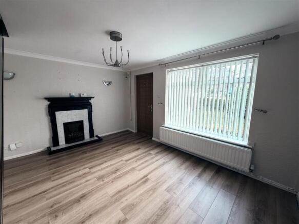Shugborough Close, Werrington, Stoke-On-Trent photo 4