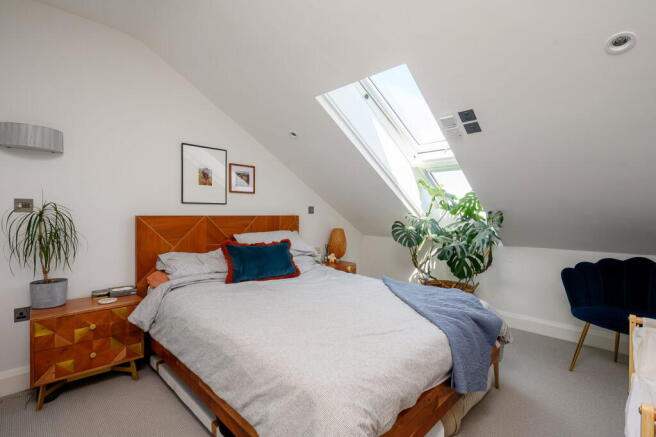 2 bed Apartment for sale Image 11