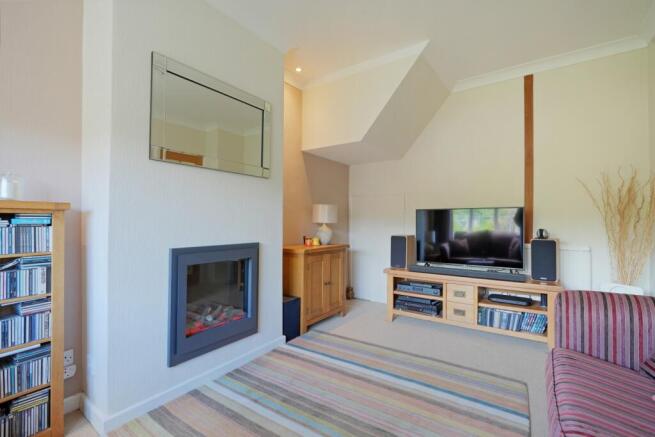 4 bed Semi-Detached for sale Image 7