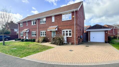 Fieldhouse Way, Lymington, SO41