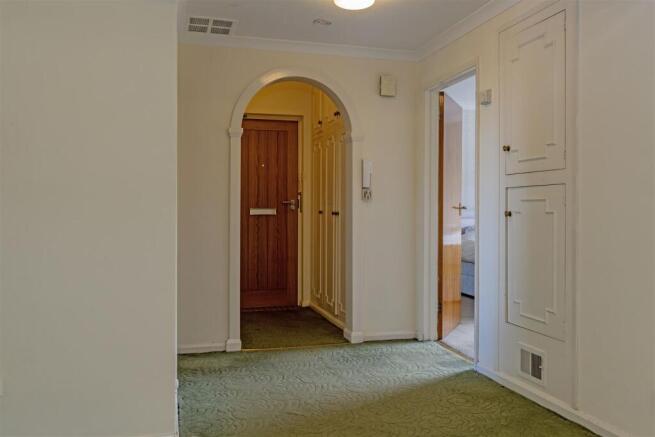2 bed Apartment for sale Image 4