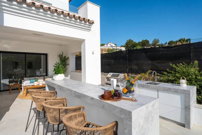 Outdoor kitchen