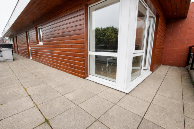 3 bed Apartment for sale Image 4