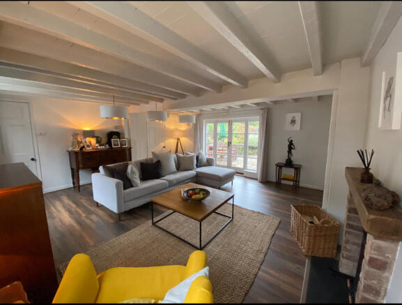 Stunning Lounge